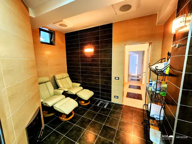 Rustovo'da 5 Yatak Odalı Villa, 392 m²